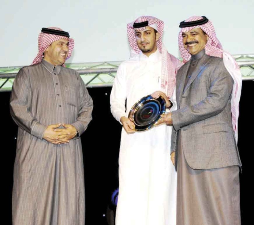 «الاتصالات السعودية» تكرم «العبيكان» و«العربية للعود»