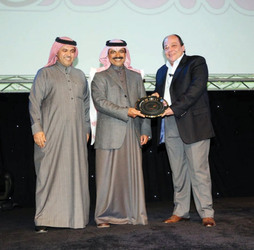 «الاتصالات السعودية» تكرم شريكي النجاح «دانكن دوناتس» و«مشاعل الخليج»
