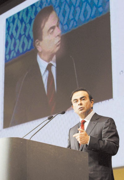 «رينو» تتكبد خسائر أكبر من المتوقع وتستهدف 
تدفقا إيجابيا للسيولة