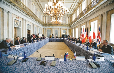 مخاطر جديدة تهدد الاقتصاد العالمي