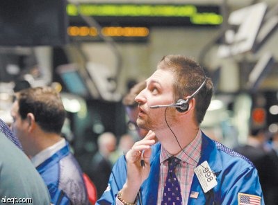 أوباما يقدم 1.5 مليار دولار لحل أزمة الإسكان.. والبنك المركزي يرفع فائدة  الإقراض الطارئ