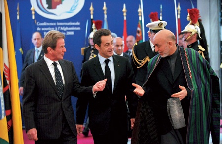 معاملتهم كحمقى