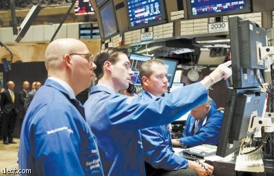 النفط يتخطى 81 دولارا بالتحفيز الصيني والوظائف الأمريكية