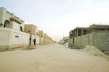 الدخول في شراكات مع المقاولين المؤهلين يقلص تكاليف البناء ويوفر المساكن