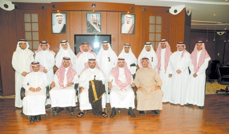 أمير منطقة القصيم يستقبل اللجنة الوطنية لشباب الأعمال في مجلس الغرف ويحثهم على زيارة المواقع الاستثمارية