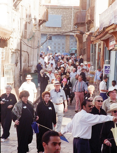 المنطقة التاريخية.. حرائق وانهيارات ومصير مجهول