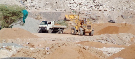 أسعار الرمل تتضاعف في المدينة المنورة.. ومختص يقلل من تأثيره في حركة البناء