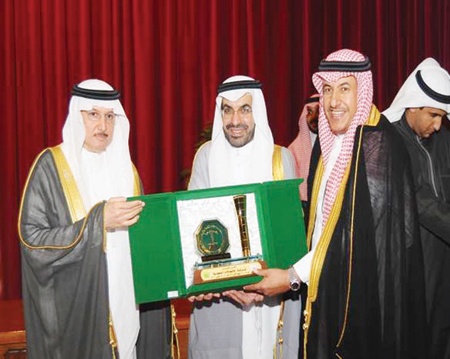 «الشؤون الاجتماعية» تكرم «الاتصالات السعودية» لرعايتها «العمل التطوعي2»