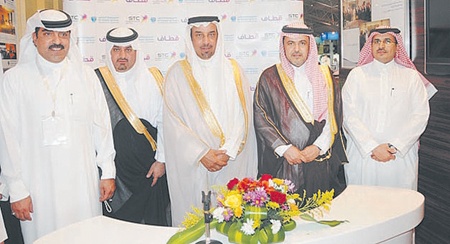 «الاتصالات السعودية» تجدد الشراكة مع «الحكير للسياحة»