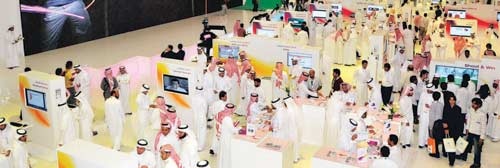 «هيئة الاتصالات»: كثير من المستخدمين لا يفرقون بين دور الوزارة والهيئة