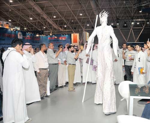 «هيئة الاتصالات»: كثير من المستخدمين لا يفرقون بين دور الوزارة والهيئة