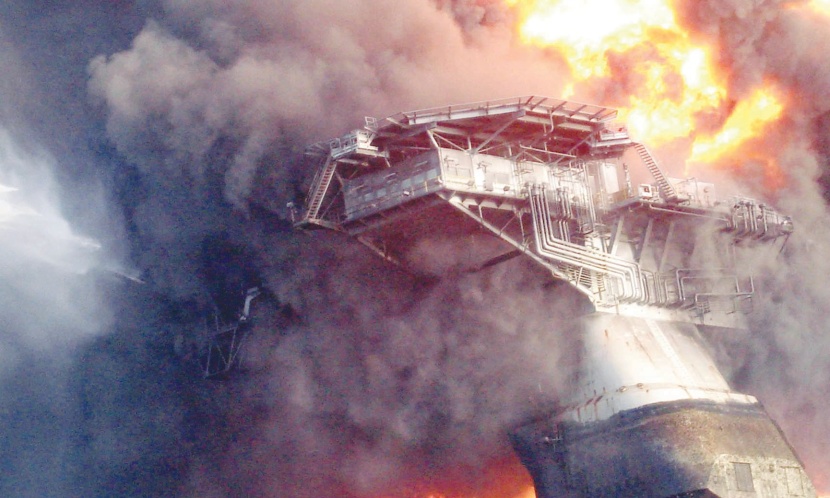 «القش» و«القنابل النووية» اقتراحات مطروحة على الإنترنت لوقف التسرب النفطي