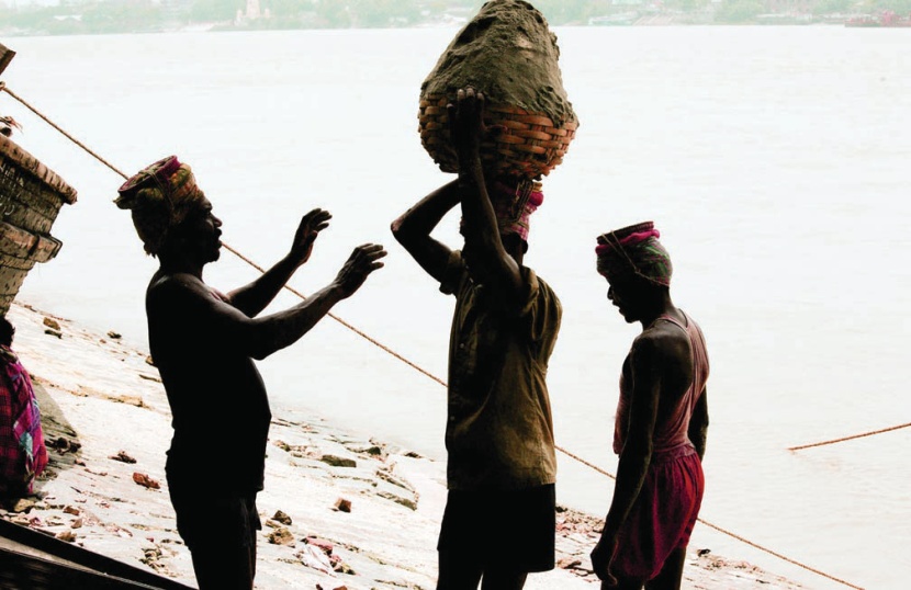 نموذج التمويل المصغر في آسيا يقضي على مشكلات الفقر