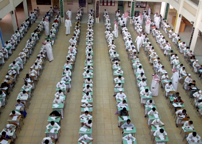 الطلاب والطالبات هل تتأثر استعداداتهم للإمتحانات بمباريات كأس العالم؟