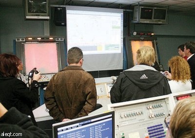 الأستراليون يراقبون هبوط المسبار الفضائي الياباني