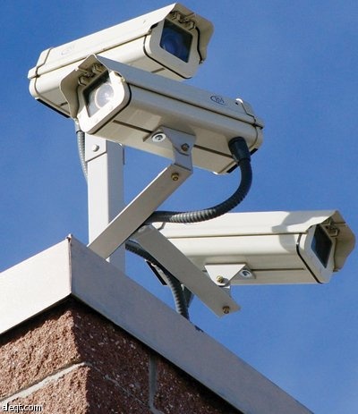 دبي تنشر كاميرات مراقبة ذكية تغطي «كل مكان»