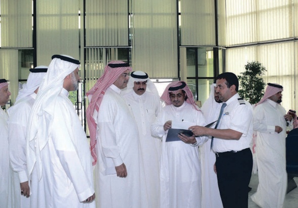 مدير عام «السعودية» يتفقد استعدادات الصيف في أبها