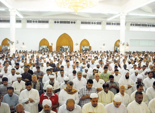 الشنقيطي: فضيلة الصفوف الأخيرة 
أفضل من الدور الثاني