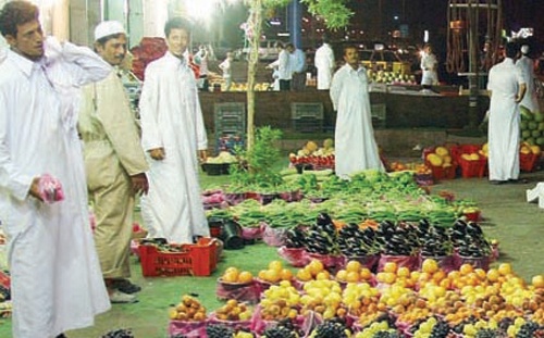 الحلة .. أجواء صاخبة تحكي حركة تجارية لذوي الدخل المحدود