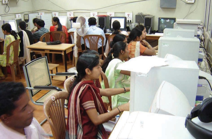 الهند تستهدف خدمات التراسل في موقعَي جوجل وسكايب بعد «بلاك بيري»