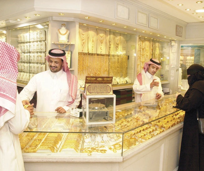 توقعات بقفزات متتالية للذهب حتى 2011