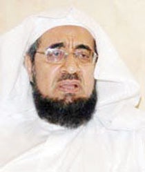 ظاهرة سيئة لدى بعض المصلين في المساجد.. روائح كريهة وإهمال نظافة الملبس والجسد
