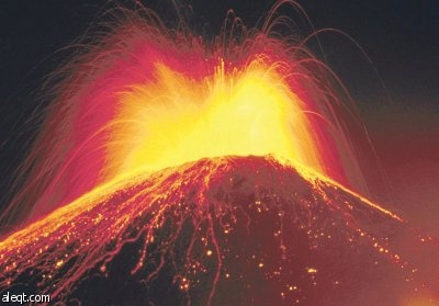 متخصص يحذر من انفجار أكبر بركان في العالم .. حممه المنصهرة تغطي أمريكا