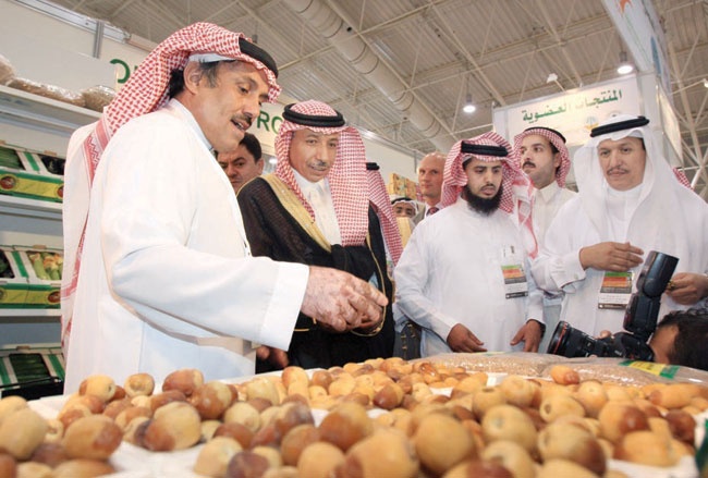 الزراعة العضوية والأعلاف المركبة تسحبان زوار المعرض الزراعي إلى أجنحتهما