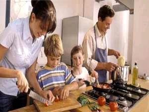 للنقاش: هل تساعد زوجتك في الأعمال المنزلية؟