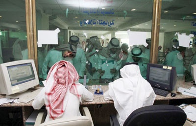 للنقاش: هل تؤيد تحديد سقف أدنى لأجور السعوديين؟