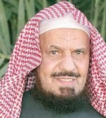 الشيخ المنيع: ينبغي ألا تكون تلاوة القرآن محل تكسب واكتساب .. والدعاء الجماعي بعد الصلاة بدعة