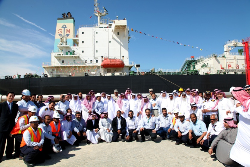 "معادن" تصدر أول شحنة من منتجات مدينة رأس الزور للصناعات التعدينية