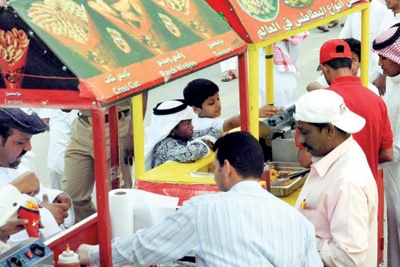 آلاف الزوار يتوافدون على أرض الجنادرية في ثاني أيام المهرجان