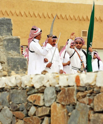 بيت الشعر الجوفي ..«الدحة» و«الهجيني» تستقطب الزوار