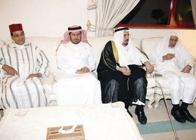 الشاعر ابن إدريس يحتفي بمفكري ومثقفي «الجنادرية»