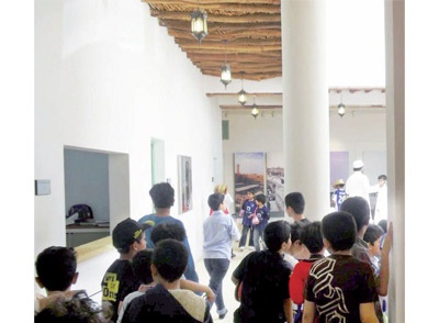 طلاب المدارس يتحولون إلى مرشدين للتراث