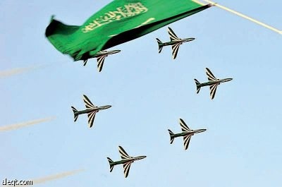 صقور السعودية تواصل عروضها في سماء الجنادرية