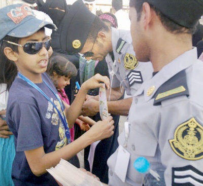 «الجنادرية» تبتكر طرقا لحماية أطفال الزائرين من الضياع بين الأجنحة