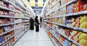 الإمارات تثبّت أسعار 400 سلعة غذائية رئيسة لمواجهة تقلبات السوق العالمية