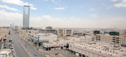 عقاريون: «تجار الشنطة» خلف ارتفاع أسعار العقارات في السعودية