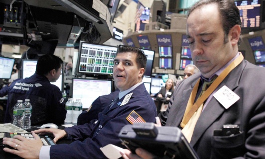 إقبال المستثمرين وتصيد الصفقات ينعشان أسواق الأسهم العالمية