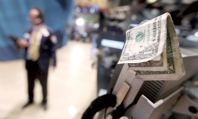 ديون أوروبا ترجح كفة الدولار في ميزان الاقتصاد العالمي