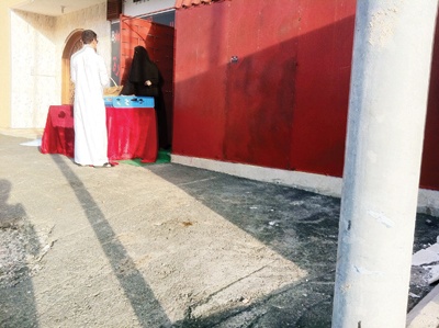 عسير: غلاء أسعار المطاعم يدفع بنساء لمنافستها عبر مشاريع منزلية