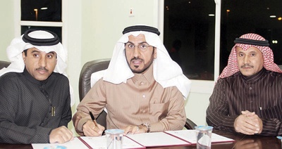 «الرميخاني للاستثمار» تبرم عقدا إعلانيا مع نادي الرائد بـ 300 ألف ريال