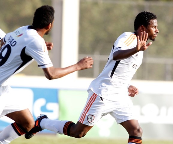 الأهلي خطوة خطوة  للأمام .. والاتحاد يذيق النصر مرارة الثلاثية