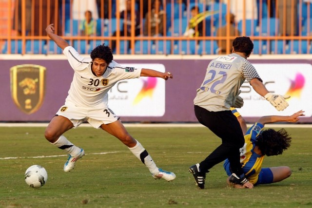 الأهلي خطوة خطوة  للأمام .. والاتحاد يذيق النصر مرارة الثلاثية