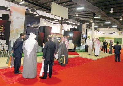 خفض الفائدة وإلغاء الرسوم يرفعان  طالبي التمويل الإسكاني