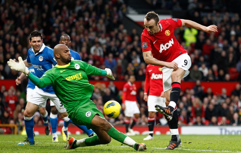 مانشستر يونايتد يضرب بقوة ويقاسم سيتي الصدارة "فيديو"