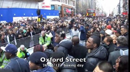 طعن شاب حتى الموت في شارع أوكسفورد في لندن "فيديو"