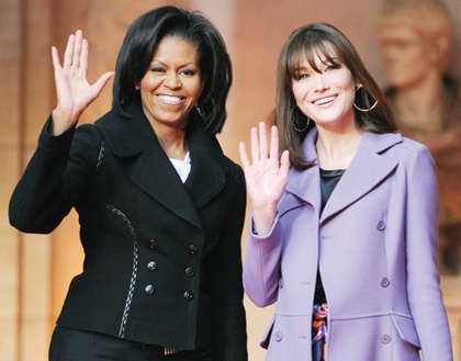 كارلا بروني تنفي حصول مؤسستها على أموال عامة (فيديو)